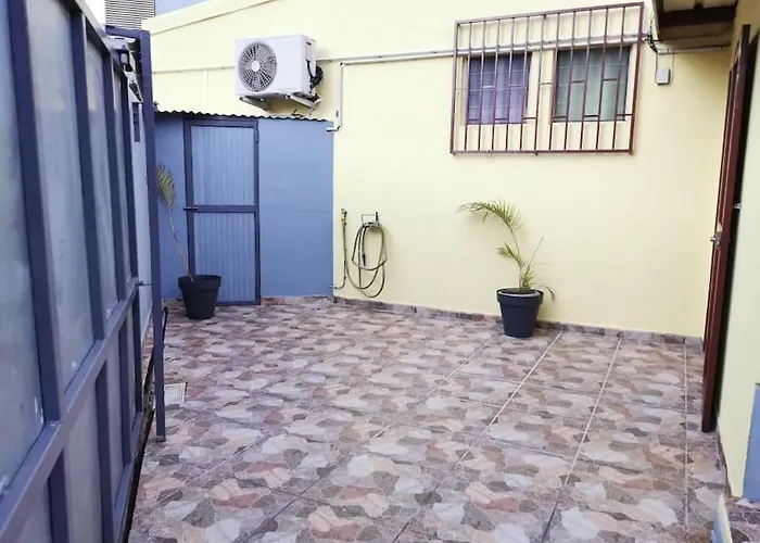 Studio Avec Grande Terrasse